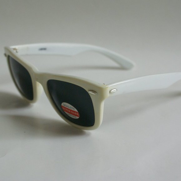 NWT True Vintage off white Wayfair style smoke lens Sunglasses (made in Japan) - Picture 2 of 6